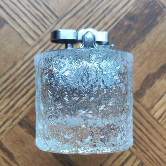 Class Ice Cube Style lighter & Matching By Martha Deco - Picture 5 of 5
